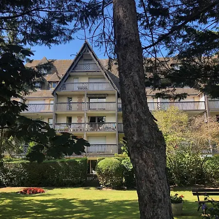 Beau Terrasse Vue Jardin - A 2 Pas De La 아파트